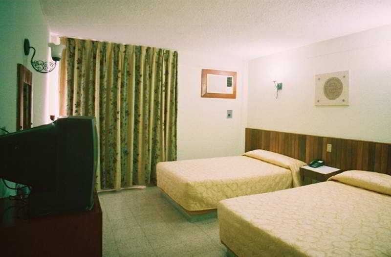 Hotel Batab Канкун Екстер'єр фото