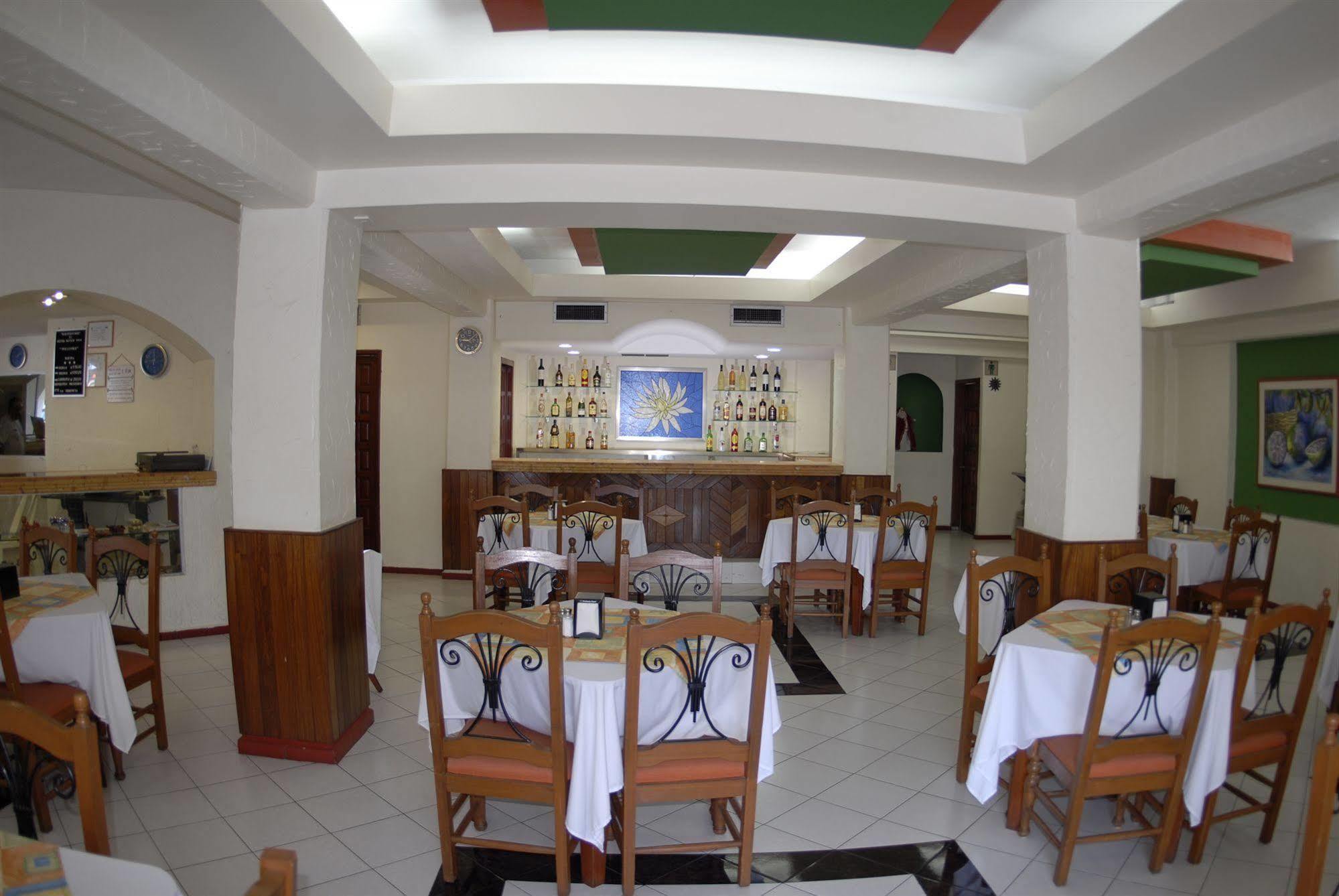 Hotel Batab Канкун Екстер'єр фото